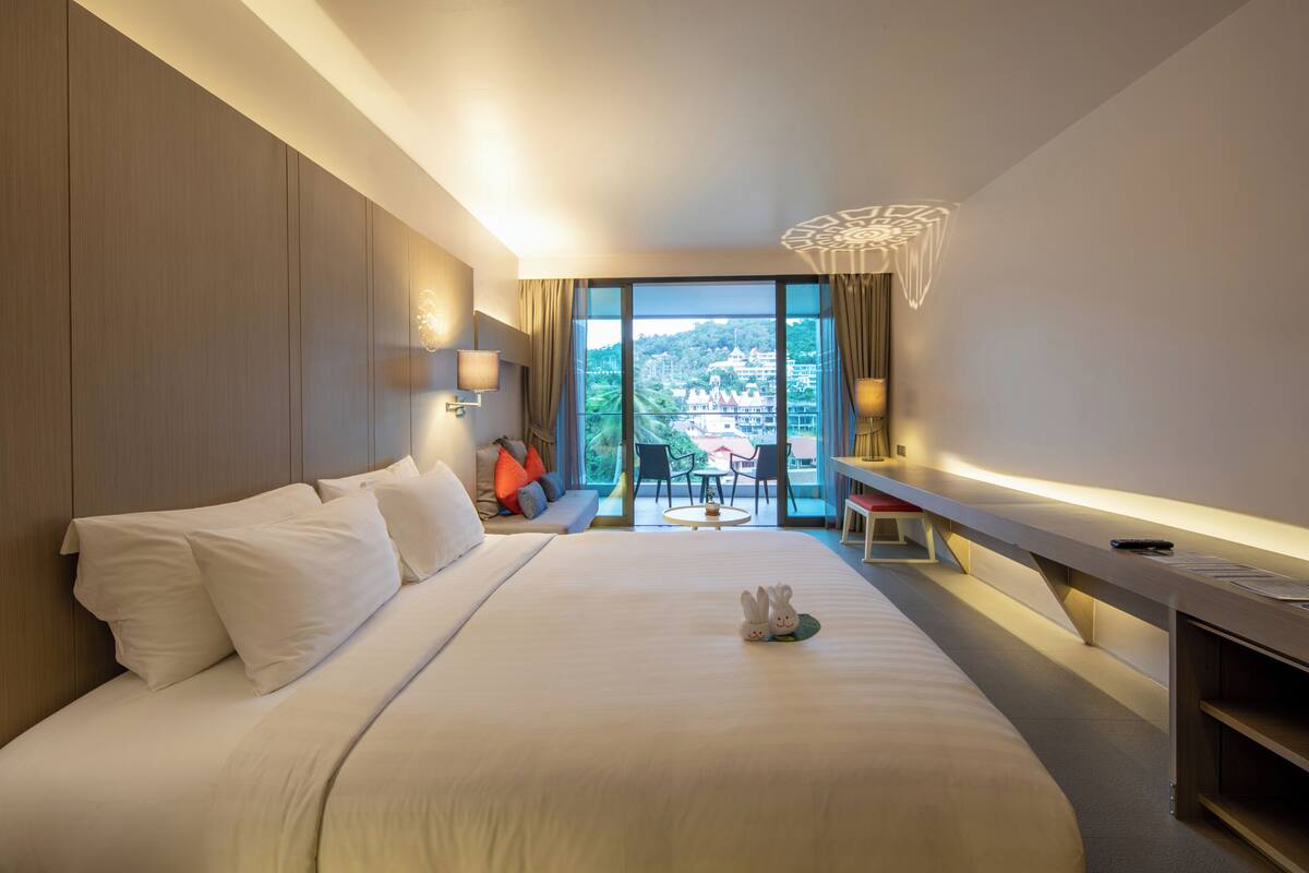 Kamar Superior, pemandangan gunung | Minibar, brankas, meja kerja, dan tirai kedap cahaya