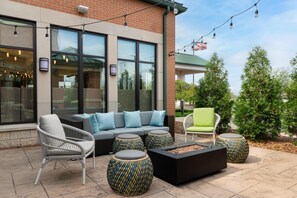 Terrace/patio - Hilton Garden Inn Cincinnati/West Chester (West Chester)
