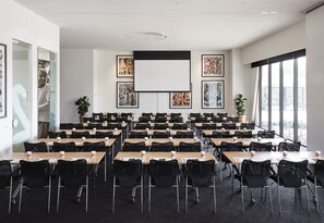 Meeting facility - The Larwill Studio Melbourne - Art Series (Parkville)