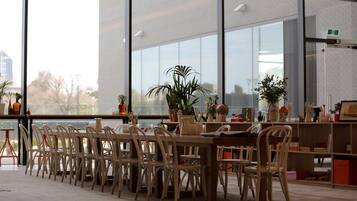 Daily cooked-to-order breakfast (AUD 35 per person)