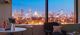 เดอะ ลาร์วิลล์ สตูดิโอ เมลเบิร์น - อาร์ต ซีรีส์