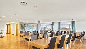 Petit déjeuner continental servi tous les jours en supplément
