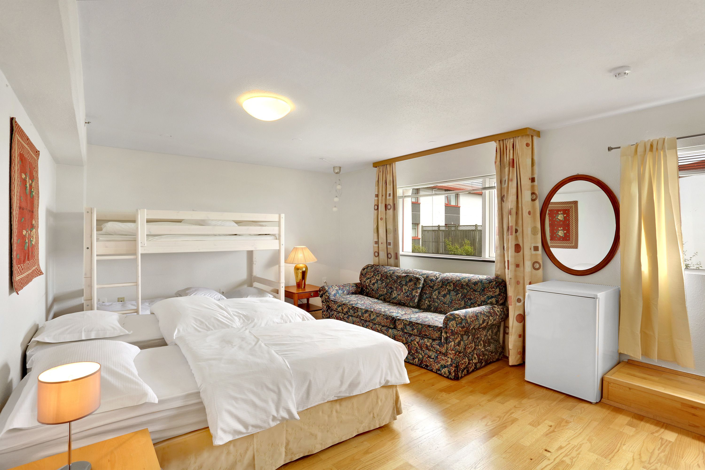 family room | hypo-allergenic bedding, in-room safe, desk, blackout curtains