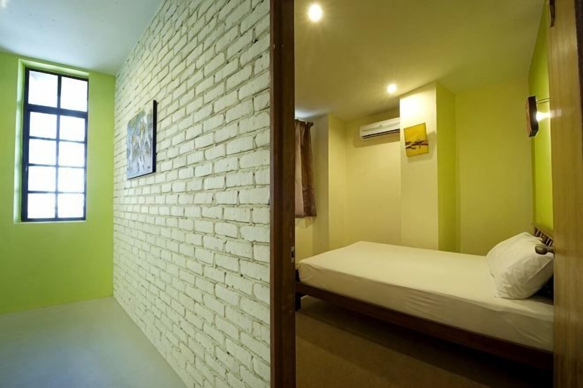 Két bảo mật tại phòng, bàn, bộ trải giường 