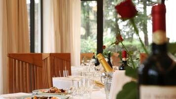 Free daily local cuisine breakfast