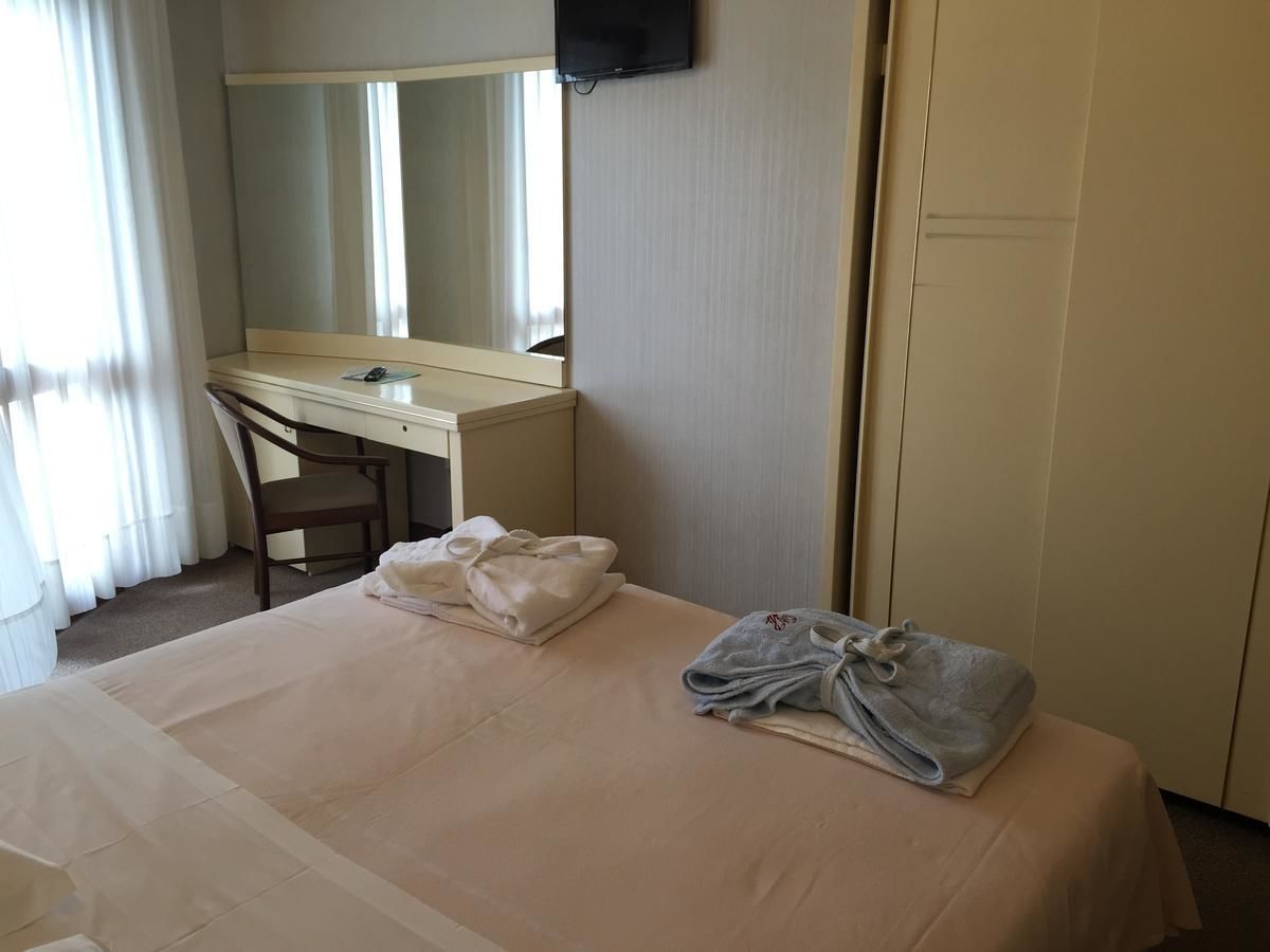 in-room safe, desk, free cots/infant beds, free wifi