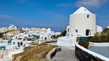 Amaya Windmill Maisonette Caldera View-Outdoor Hot Tub | Terraza o patio