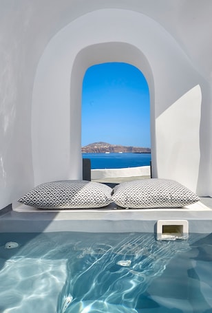 Amaya Sensational Villa Caldera View - Outdoor Hot Tub | ๋ถ์ฌ์ ์์กฐ