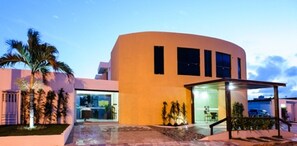 Property entrance - Marezzi Hotel (Aracaju)