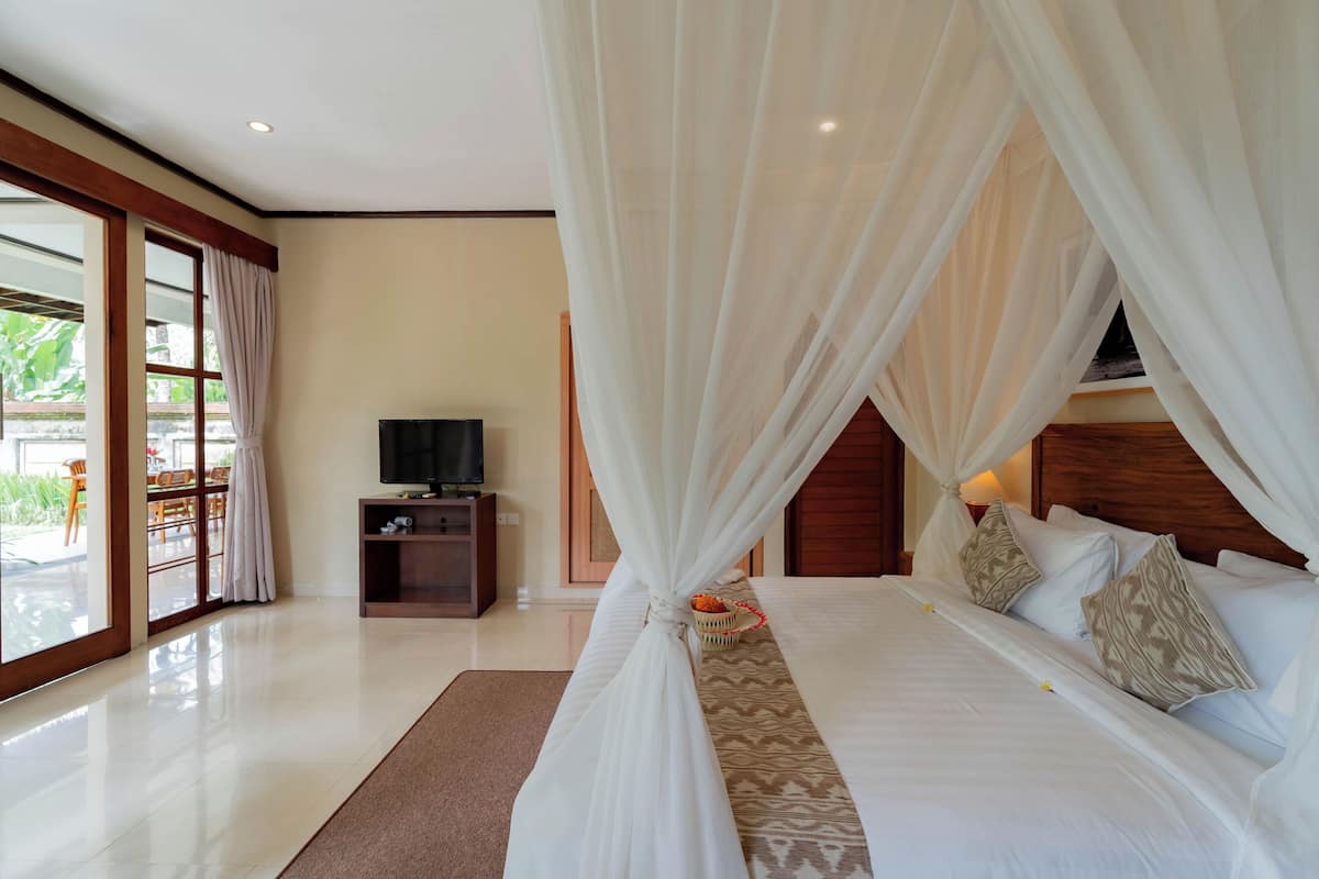 In-room safe, desk, blackout drapes, iron/ironing board