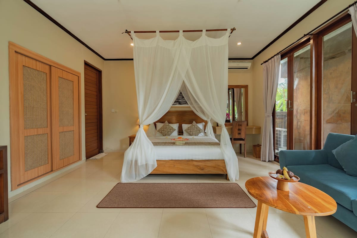 Villa, 2 Bedrooms, Private Pool | In-room safe, desk, blackout drapes, iron/ironing board