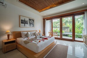 Deluxe Suite | In-room safe, desk, blackout drapes, iron/ironing board - Budhi Ayu Villas Ubud (Ubud)