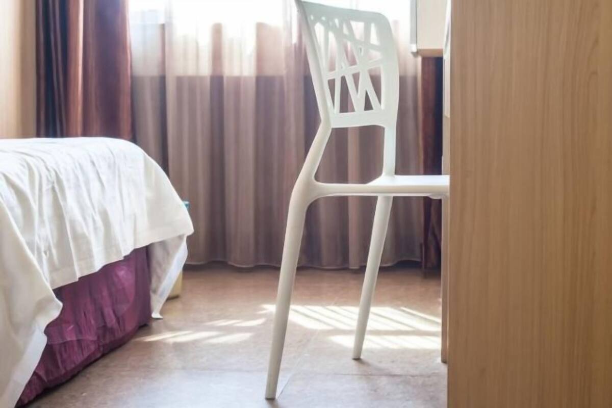 Caja de seguridad en la habitación y insonorización