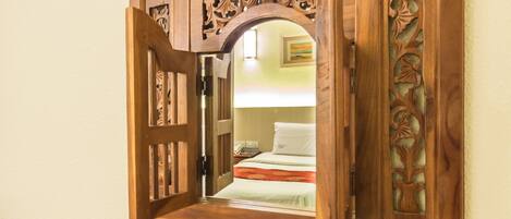 Cofres nos quartos, quartos à prova de som