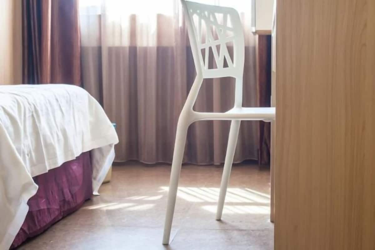 In-room safe, soundproofing, iron/ironing board, free WiFi