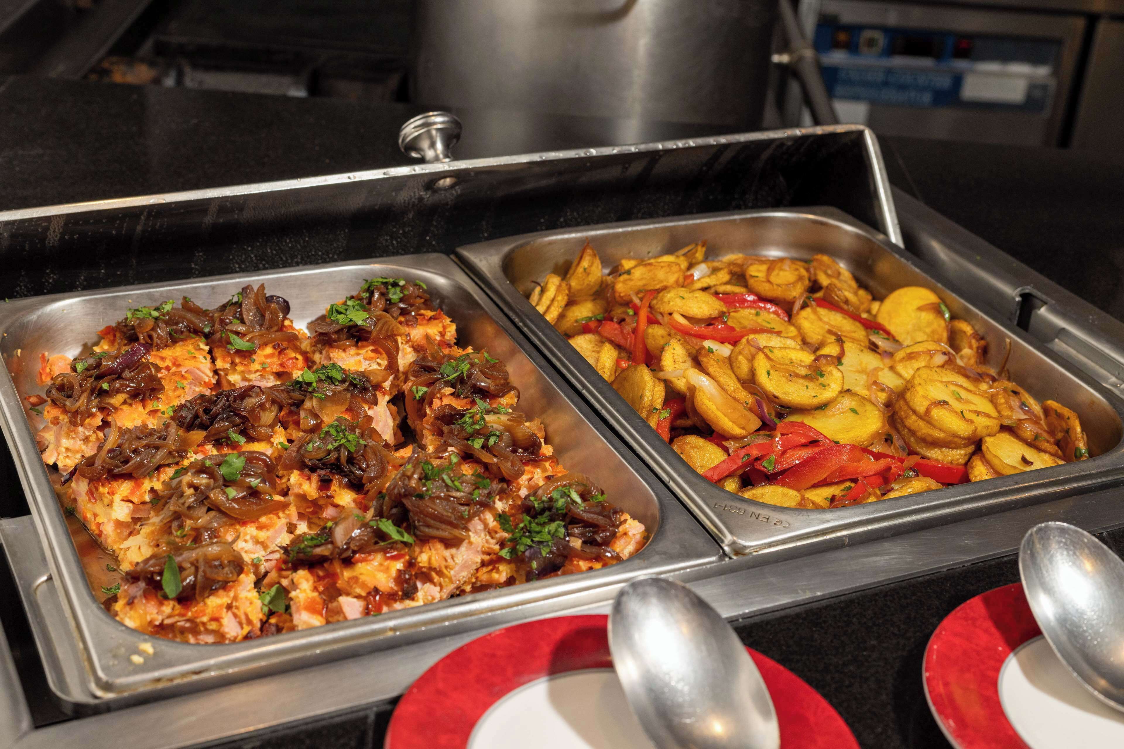 Café da manhã com buffet todos os dias mediante uma taxa