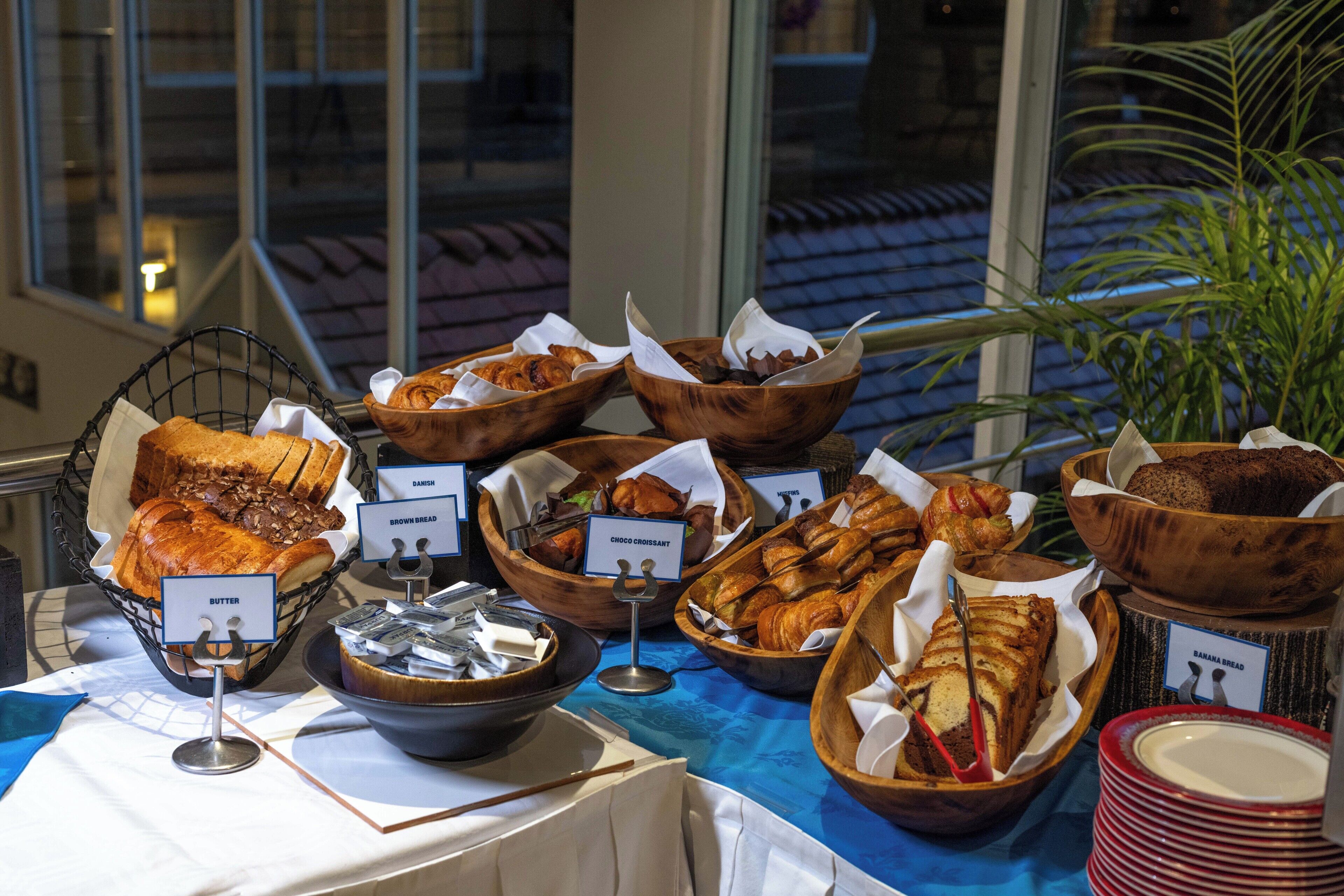 daily continental breakfast for a fee