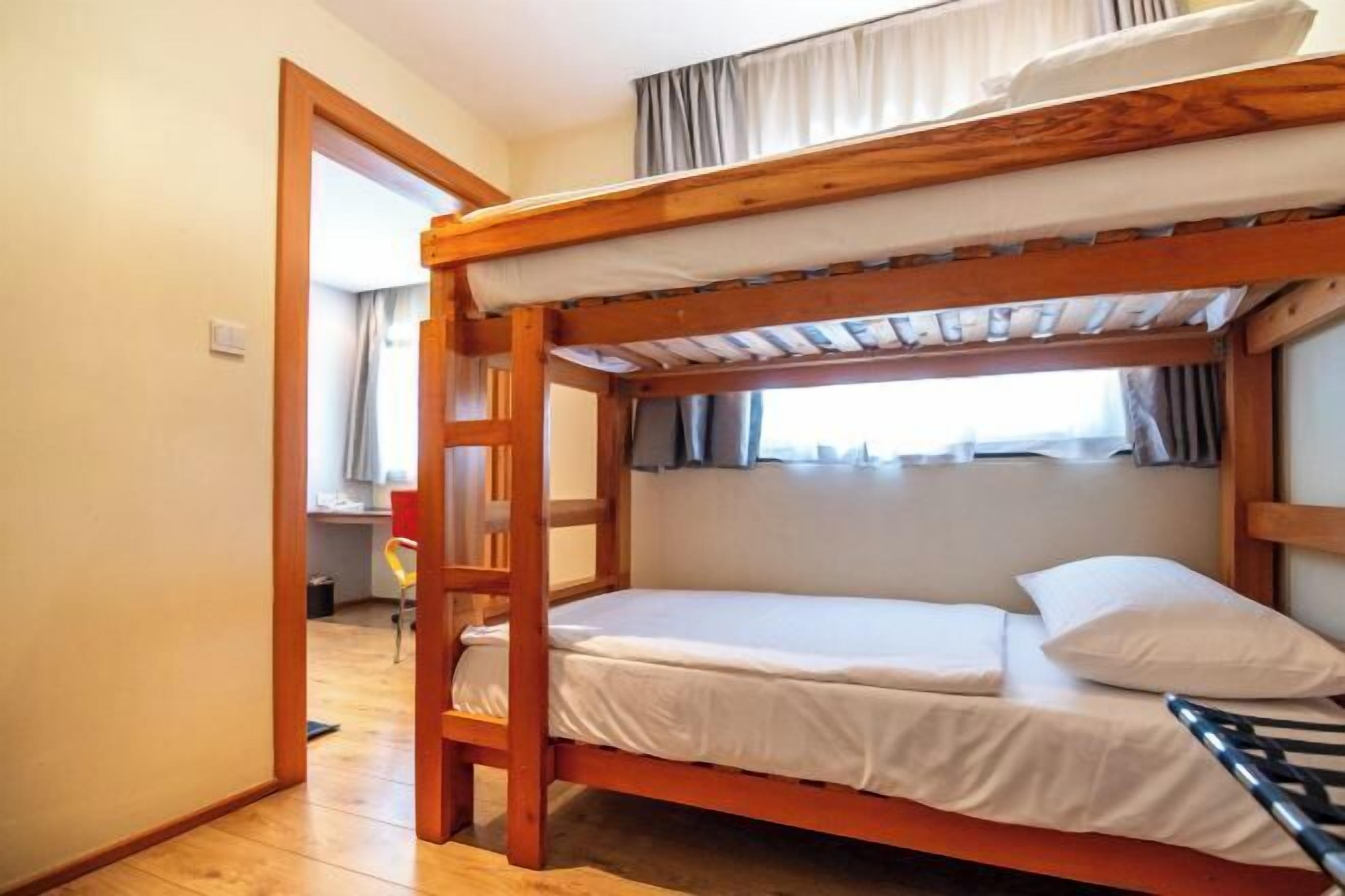 In-room safe, desk, free WiFi, bed sheets