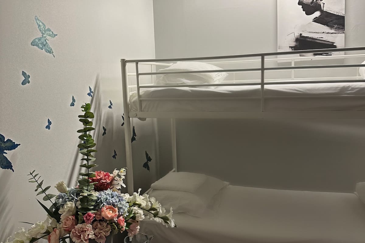 desk, laptop workspace, free wifi, bed sheets