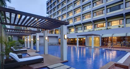 Dolphin Hotel