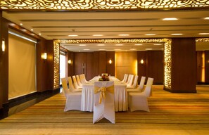 Breakfast, lunch, dinner and brunch served - Dolphin Hotel (Visakhapatnam)