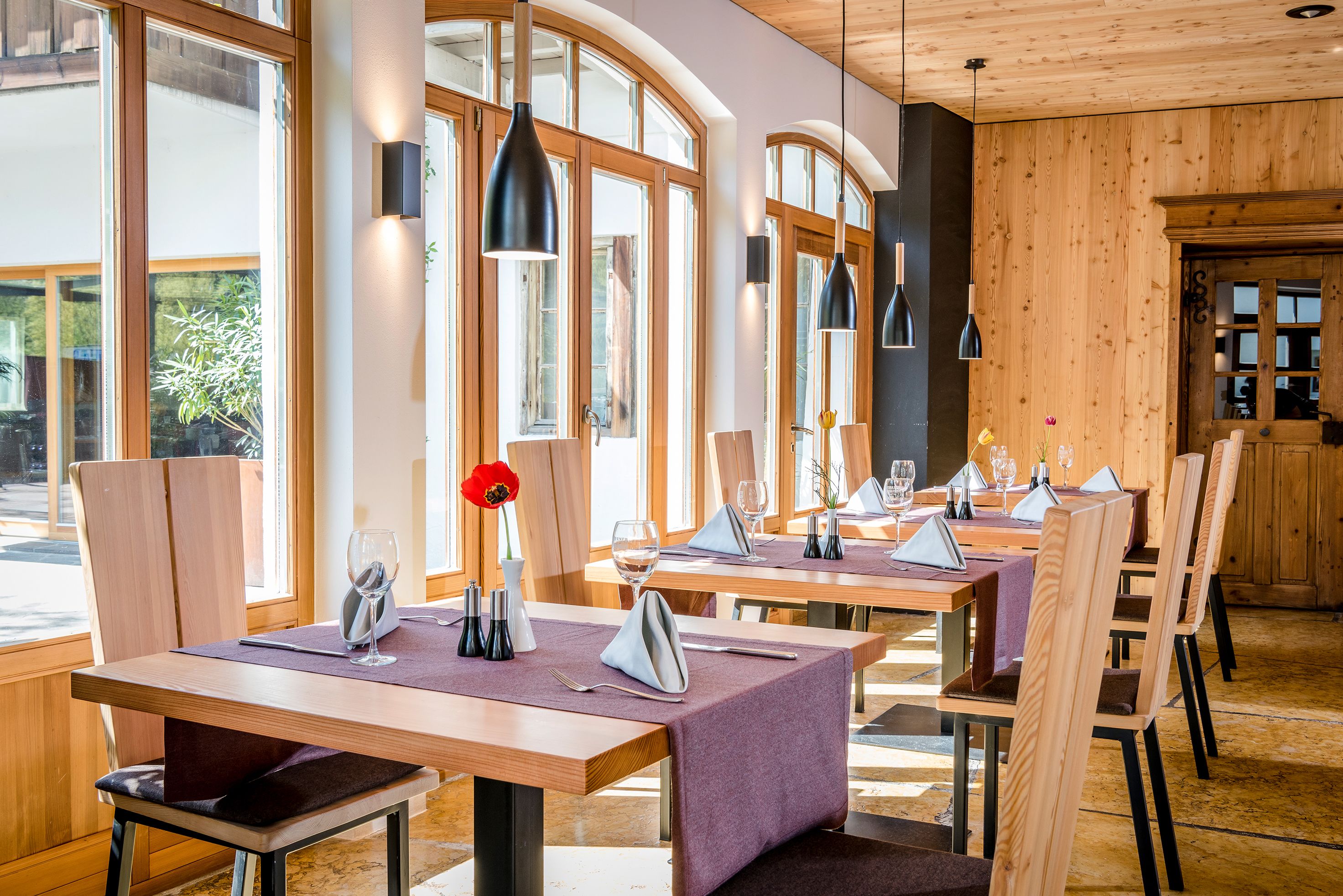 2 restaurants, breakfast, lunch, dinner served; local cuisine