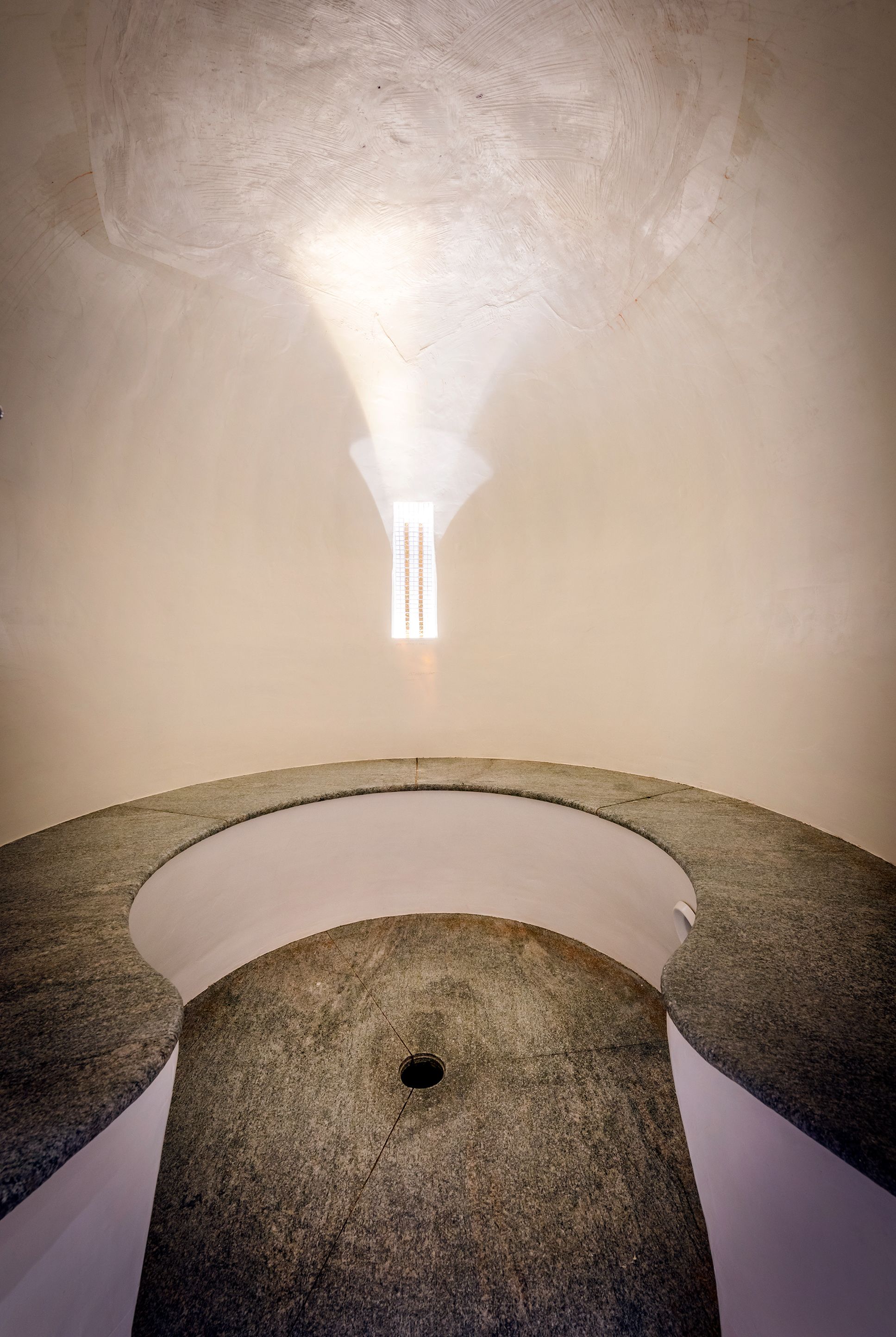 sauna, steam room, body treatments, hot stone massages, sports massages