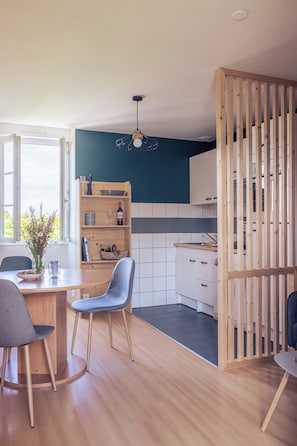 Apartment, 2 Bedrooms | Private kitchen