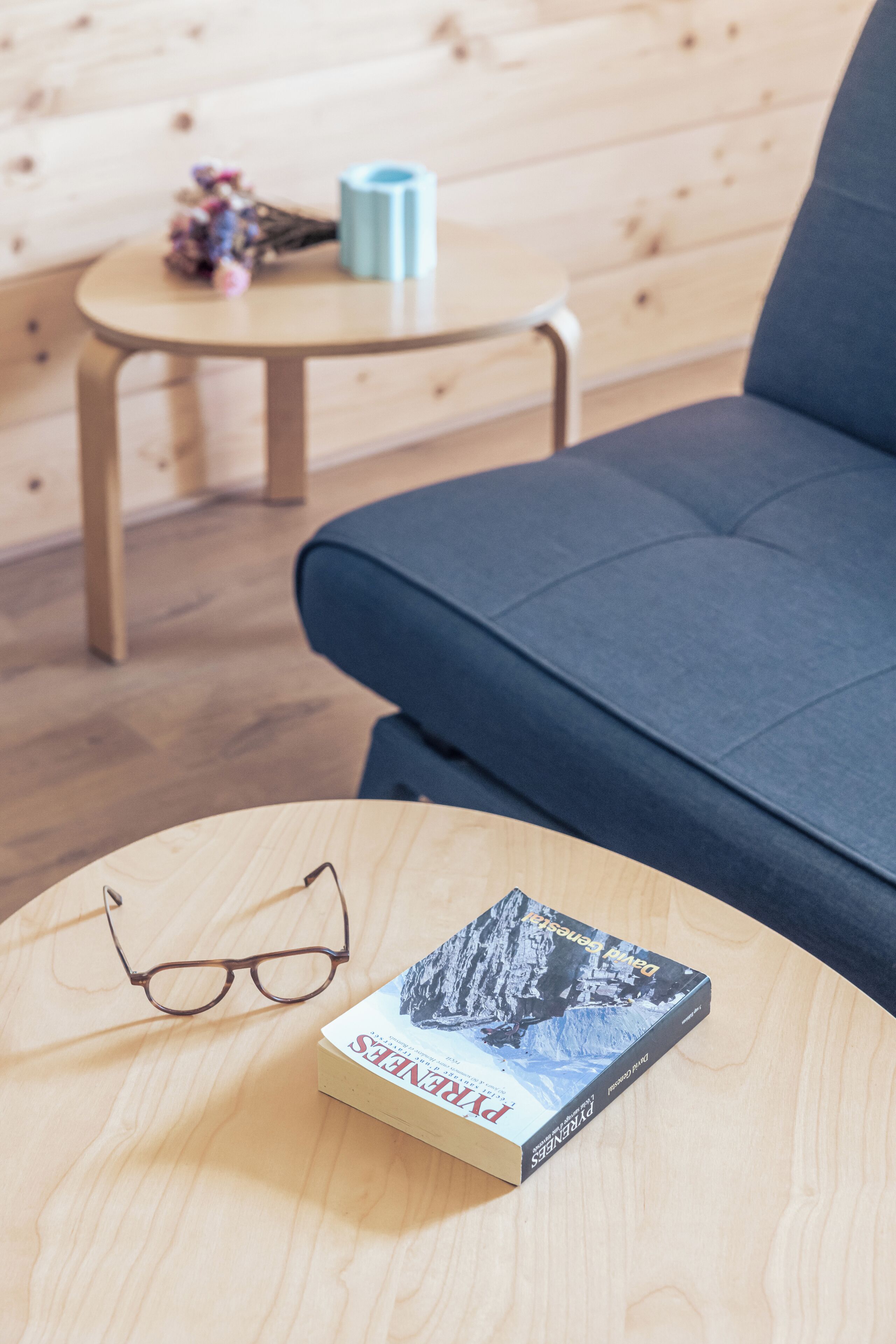 apartment, 1 bedroom | living area | 80-cm flat-screen tv with cable channels, tv