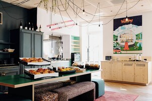 Daily buffet breakfast for a fee