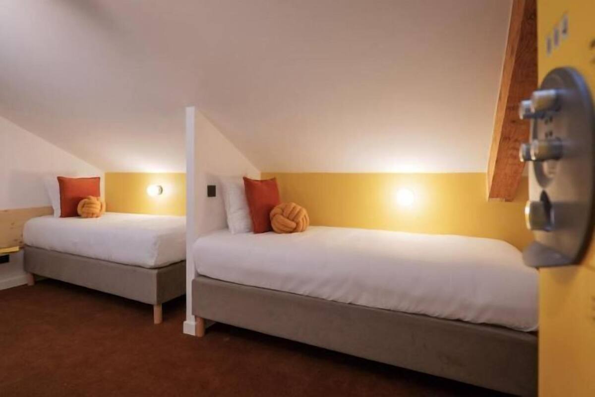 Caja de seguridad en la habitación, wifi gratis y ropa de cama