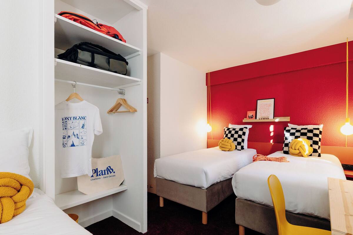 Kamar Triple Klasik | Brankas, Wi-Fi gratis, dan seprai linen