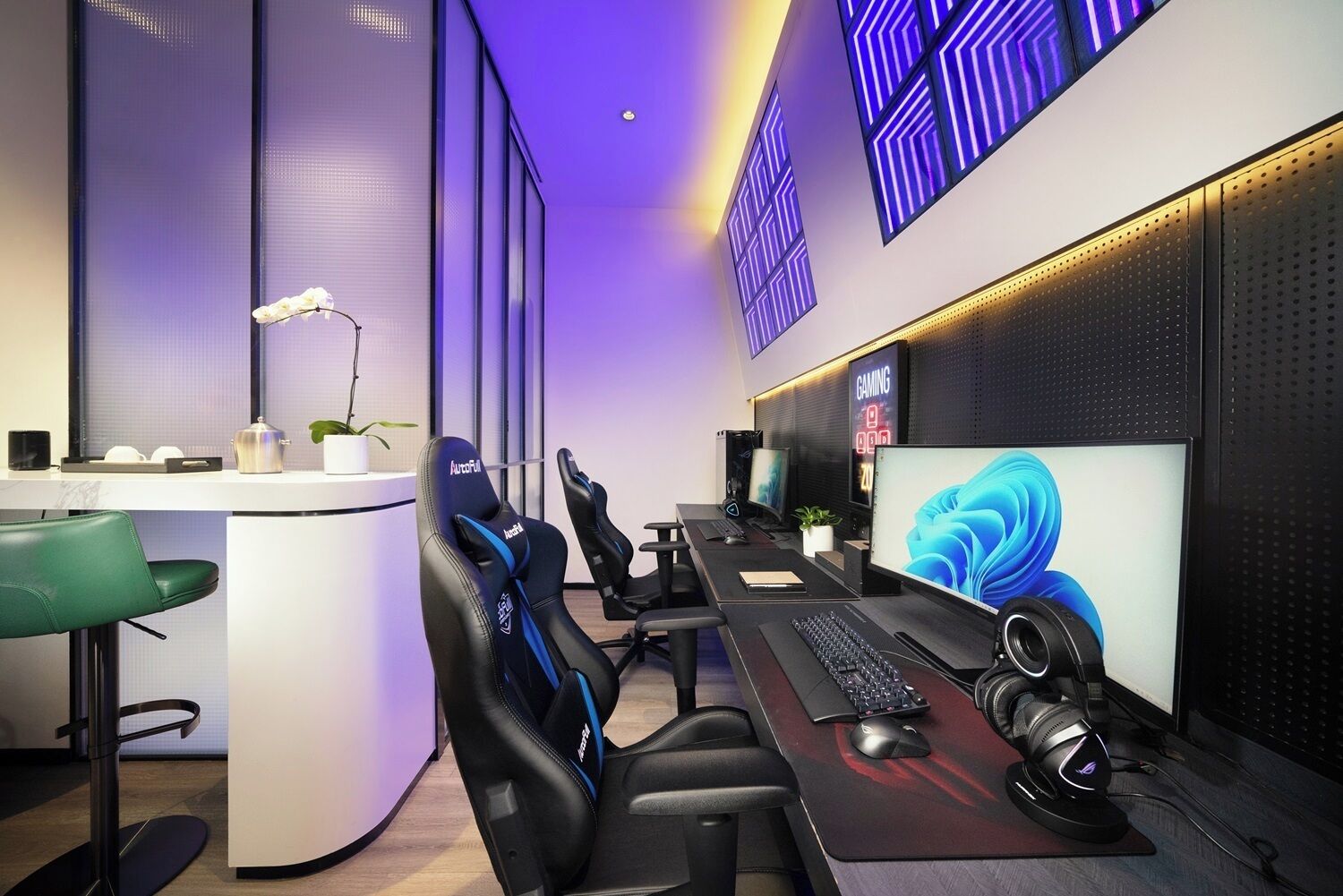 classic double room, multiple beds | 1 bedroom, premium bedding, down duvets, free minibar items