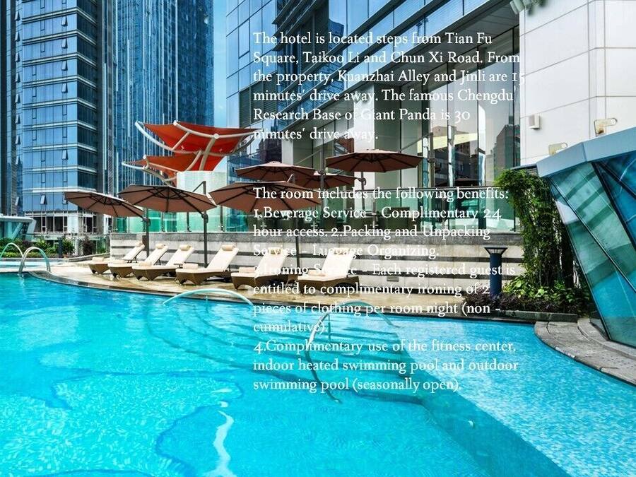 Piscina interna, piscina externa sazonal, guarda-sóis, espreguiçadeiras