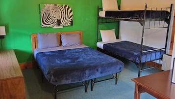 Cabin, 1 Double Bed and 1 Bunk Bed | Biancheria in cotone egiziano, materassi in memory foam