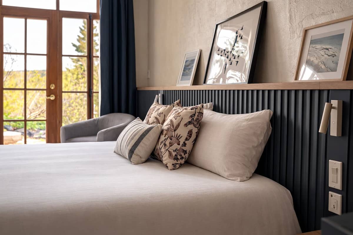 Garden side, 1 King Bed | Premium bedding, individually decorated, individually furnished