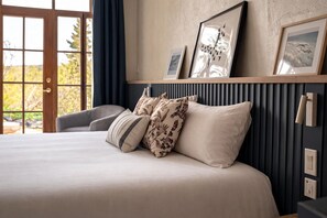 Habitación superior, 1 cama de matrimonio grande | Ropa de cama de alta calidad y decoración individual