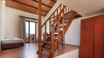 One Bedroom Apartment Split Level with Mountain View