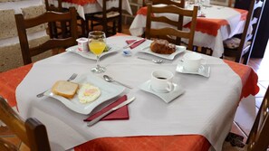 Breakfast area - Hotel Rural Finca La Hacienda (Los Silos)