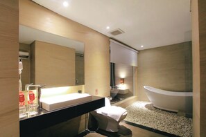 Bathroom - Crystal Lotus Hotel Yogyakarta (Pogung Lor)