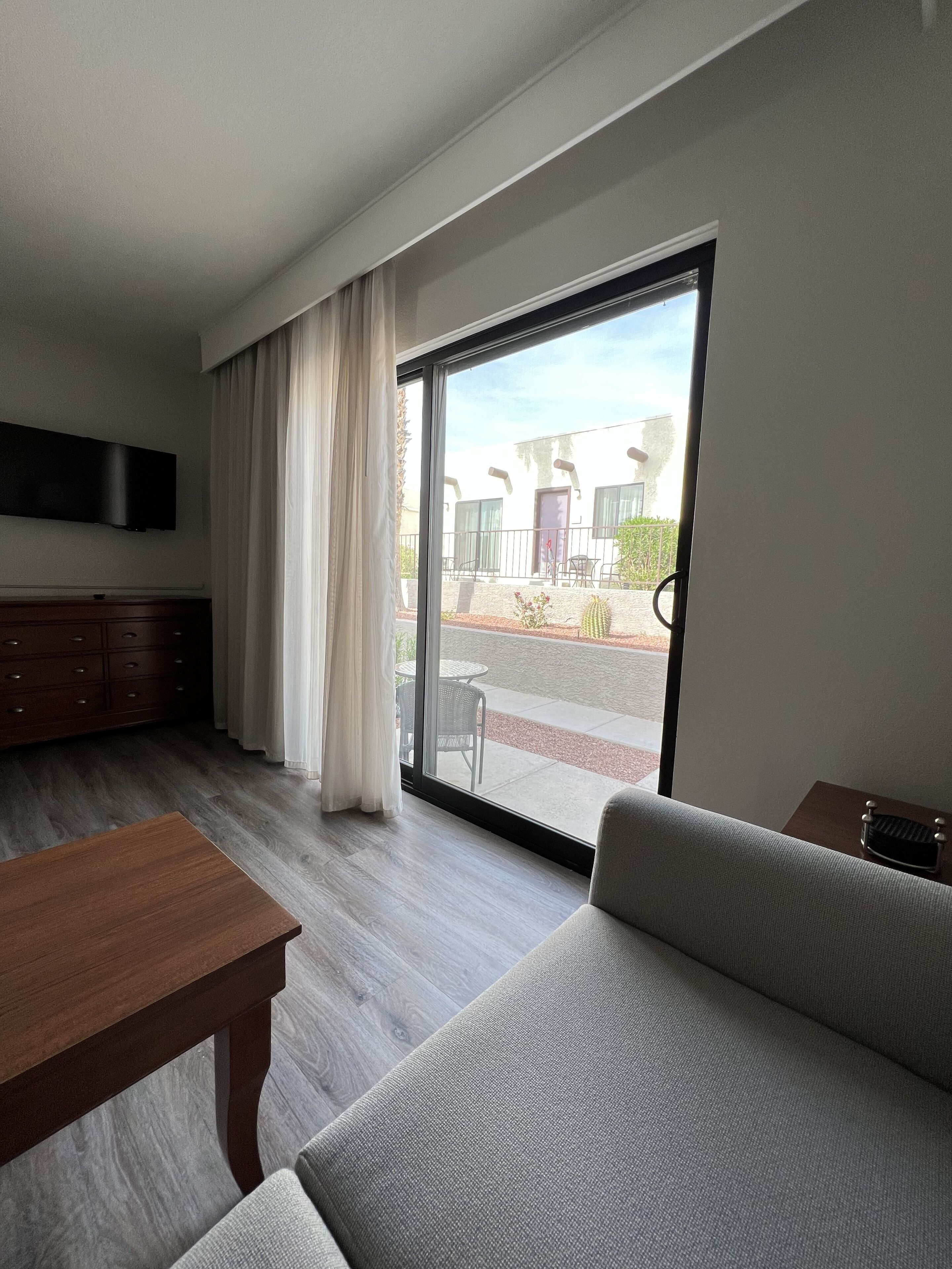 标准房, 1 间卧室 | 起居区 | 平板电视、DVD 播放器