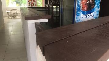 Bar à beira da piscina