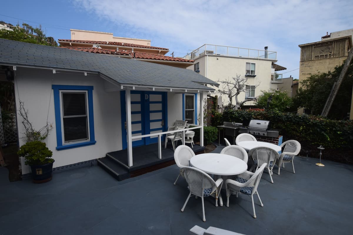 Honeymoon Cottage, Patio, Pool View (Cottage D-1 Queen+1 Twin ) | 1 bedroom, iron/ironing board, free WiFi, bed sheets