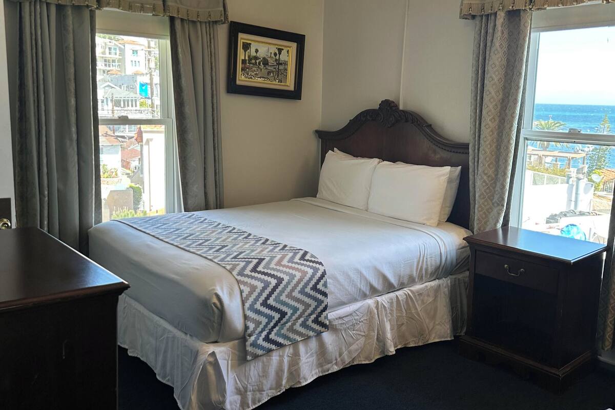 Iron/ironing board (on request), free WiFi, bed sheets