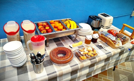 Free daily continental breakfast