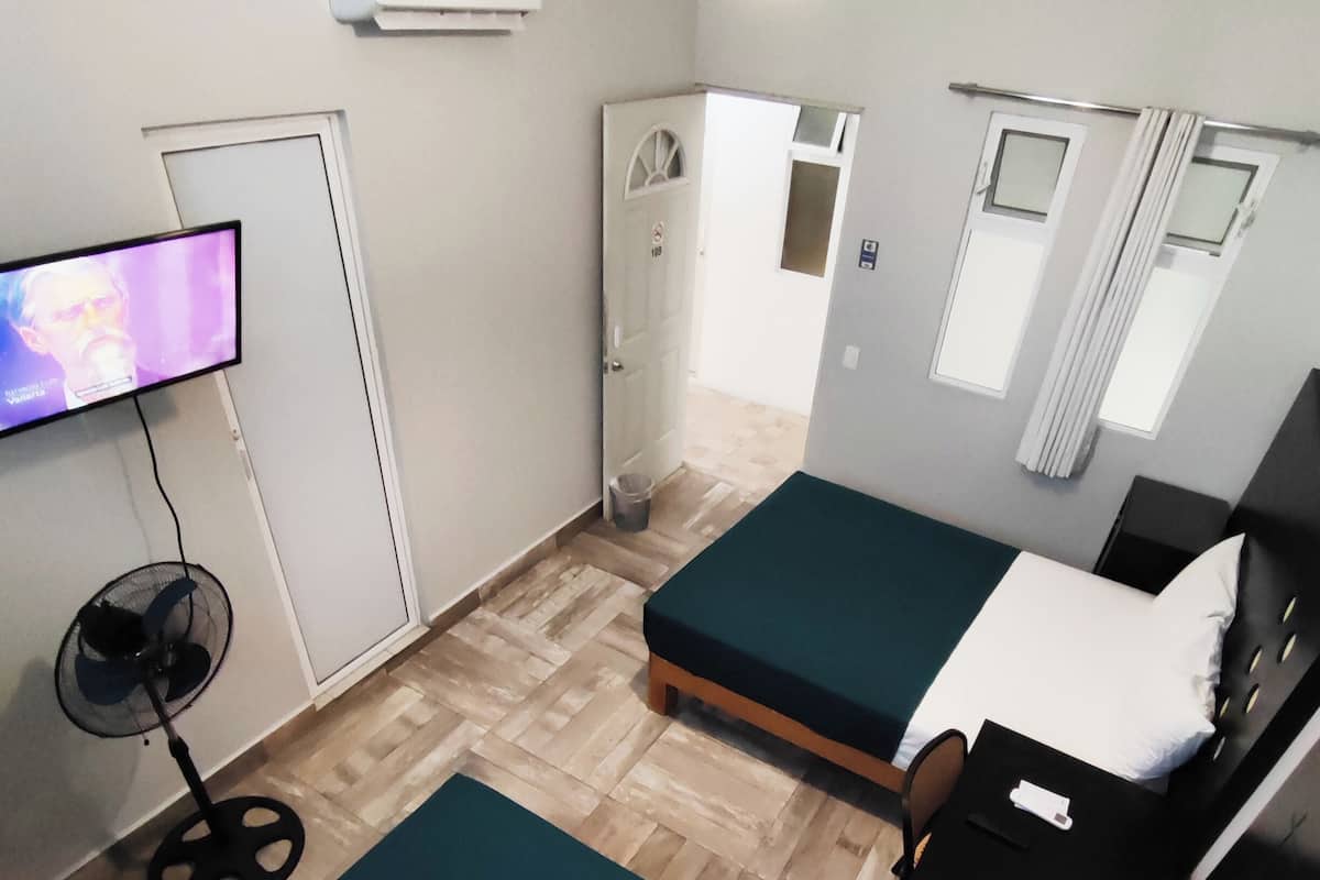 Superior Double Room, 1 Bedroom, Non Smoking | 1 bedroom, iron/ironing board, free WiFi, bed sheets
