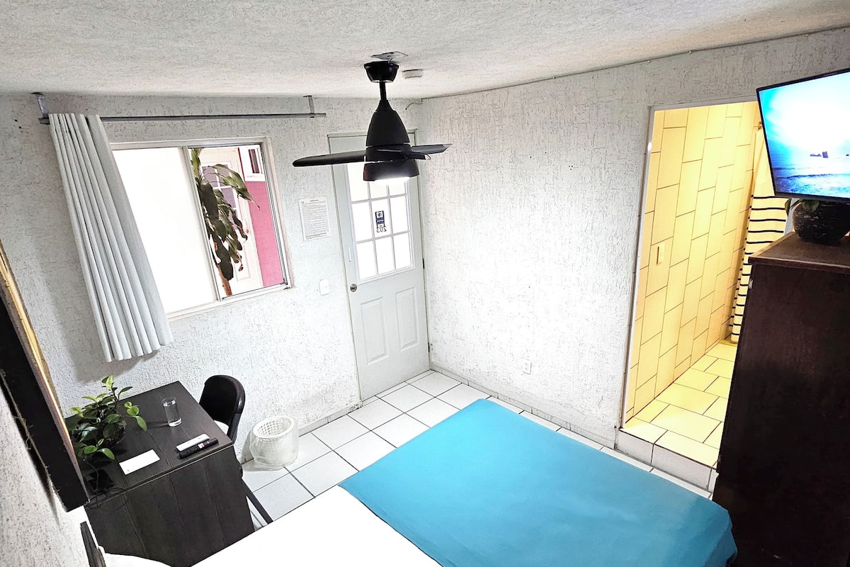 Habitació estàndard, 1 llit doble, no fumadors | 1 dormitori, planxa i posts de planxar, wifi gratuïta i roba de llit