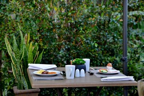 Tägliches kontinentales Frühstück (85 ZAR pro Person)