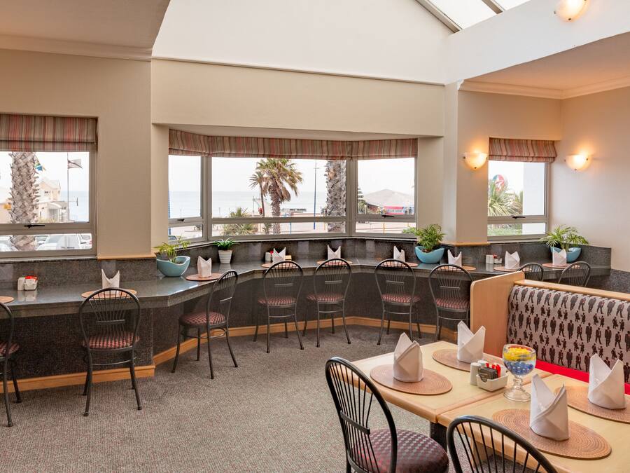 Daily continental breakfast (ZAR 130 per person)