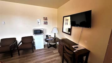 Single Room | Desk, soundproofing, iron/ironing board, free WiFi
